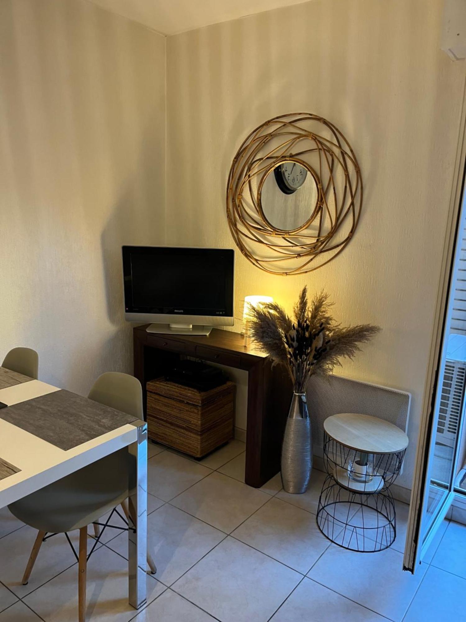 Appartement T2 Avec Terrasse Centre Ville D'Aix En Provence Aix-en-Provence Buitenkant foto