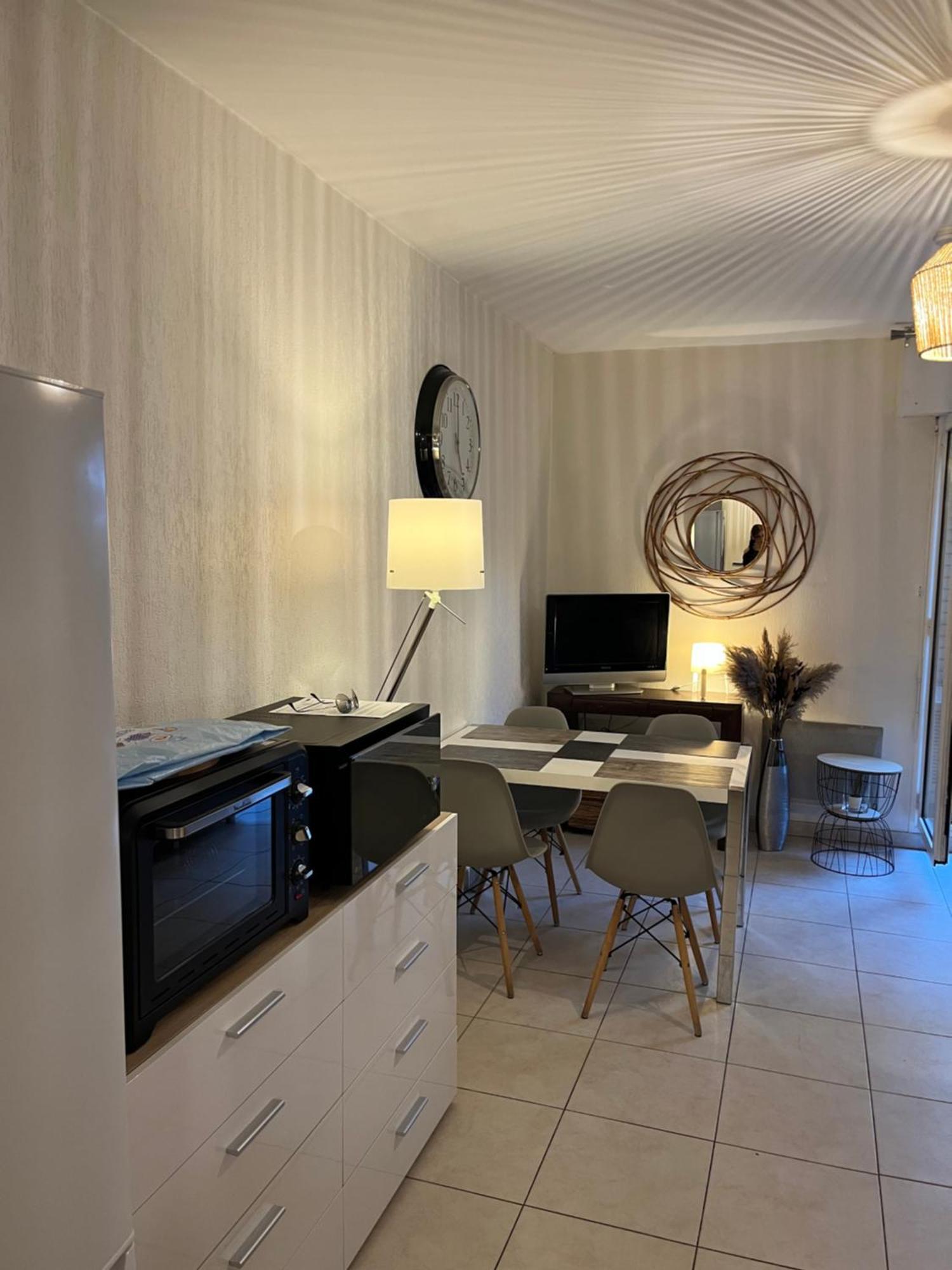 Appartement T2 Avec Terrasse Centre Ville D'Aix En Provence Aix-en-Provence Buitenkant foto